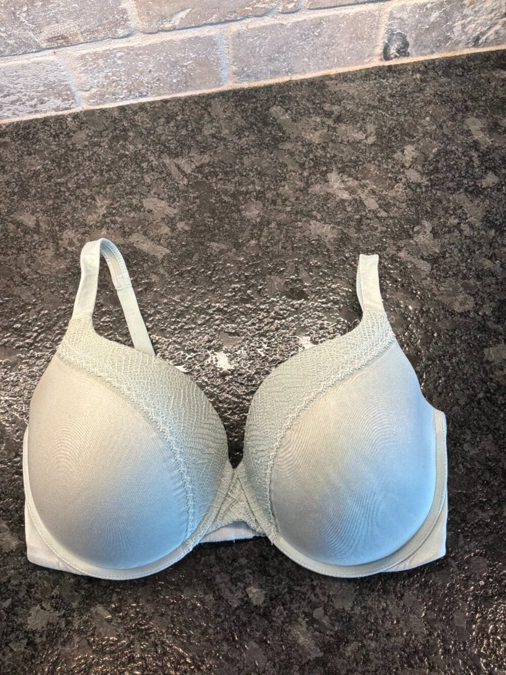 Victoria's Secret Body by Victoria perfect shape undrwire mint lace bra 38DDD